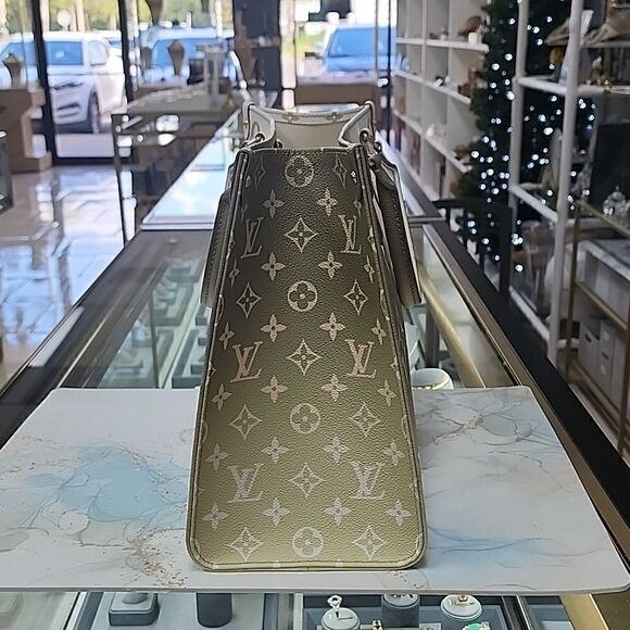 NEW!! RARE!!! Louis Vuitton Giant Monogram ONTHEGO MM Sunset Kaki Tote Bag Purse - Picture 5 of 16
